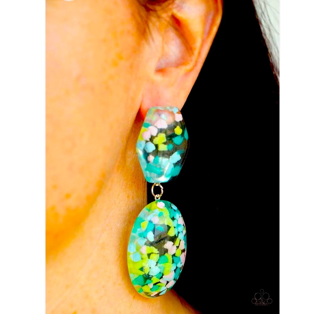 🟢🩷⚪️ “FLAKY FASHION” MULTI POST EARRING ~ PAPARAZZI❗️⚪️🩷🟢 GORGEOUS❗️ - Picture 3 of 3